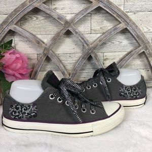 Converse All Star low top Gray and purple size 7 Chuck Taylor